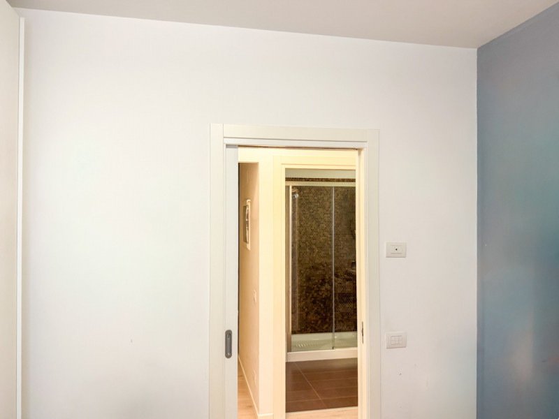 (PER INFO Vittorio 3517343301) Proponiamo in vendita un elegante appartamento trilocale di circa ...