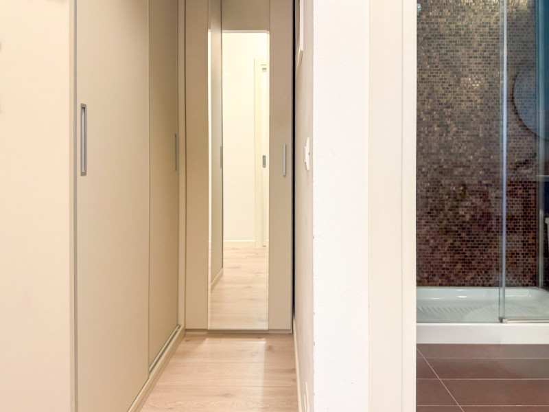 (PER INFO Vittorio 3517343301) Proponiamo in vendita un elegante appartamento trilocale di circa ...