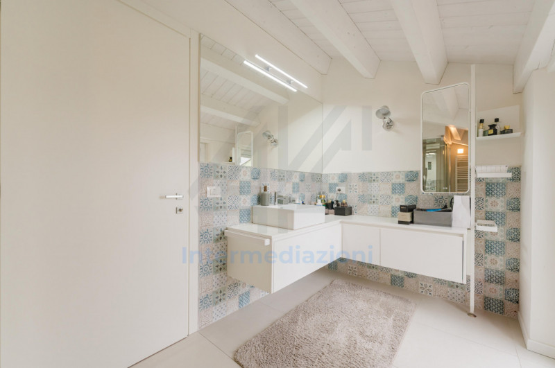 ESCLUSIVO ATTICO – PORTE DI PADOVA CITTA'

Proponiamo in vendita esclusiva, alle porte di Padova,...