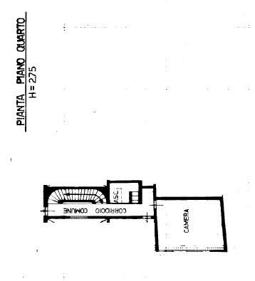 Proponiamo in vendita elegante e luminoso appartamento all'ultimo piano, situato in una storica p...
