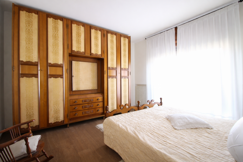 Monticello Conte Otto. In una palazzina di sole 4 unità abitative in centro al paese, proponiamo ...