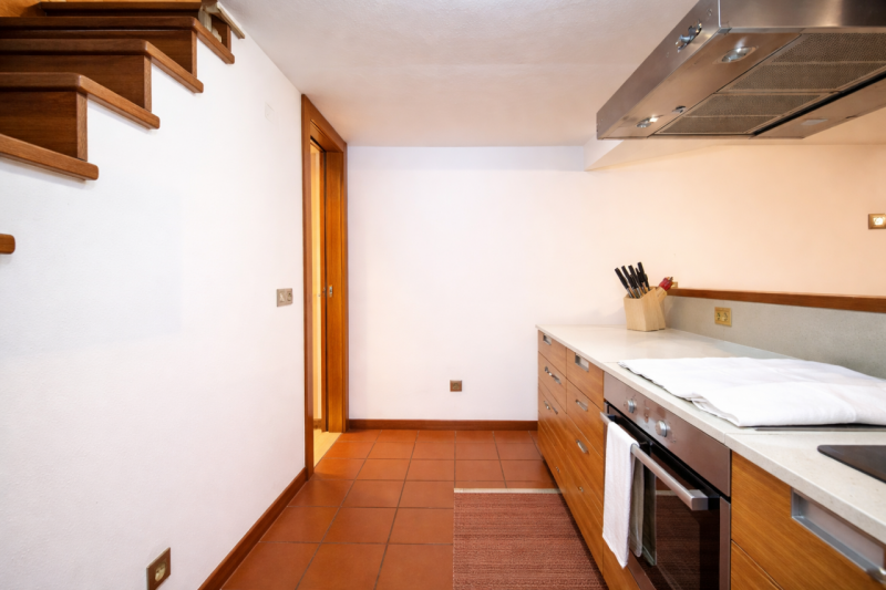 In una palazzina di sole 4 unità abitative, in centro al paese, proponiamo in vendita un grande a...