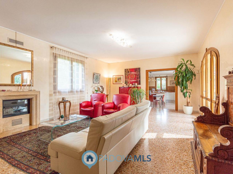 Immobile in esclusiva al Gruppo Padova MLS

Nel cuore della zona Bosco di Rubano, in un contesto ...