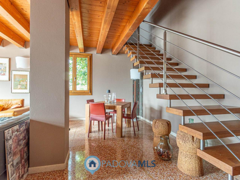 Immobile in esclusiva al Gruppo Padova MLS

Nel cuore della zona Bosco di Rubano, in un contesto ...