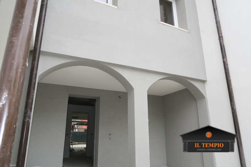 Bellissime villette a schiera terra-cielo, situate in una tranquilla zona residenziale di Bolzano...