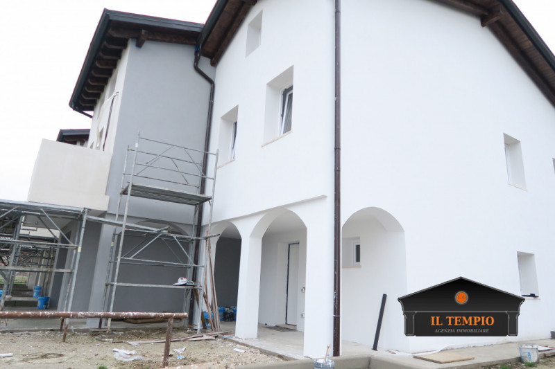 Bellissime villette a schiera terra-cielo, situate in una tranquilla zona residenziale di Bolzano...