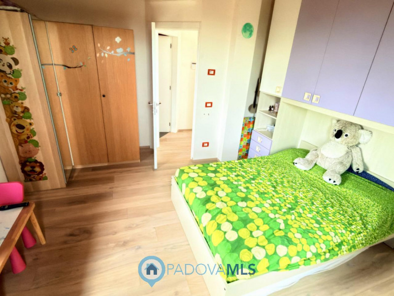 Immobile in esclusiva al Gruppo Padova MLS
BAGNOLI DI SOPRA:
Una posizione ideale per chi cerca s...