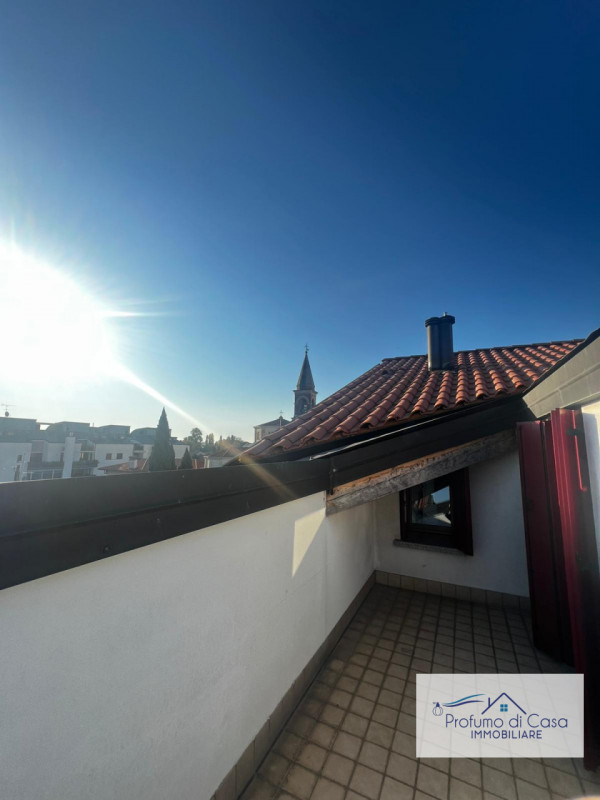 Pianiga loc. Mellaredo: In posizione strategica e comoda a tutti i principali servizi della zona,...