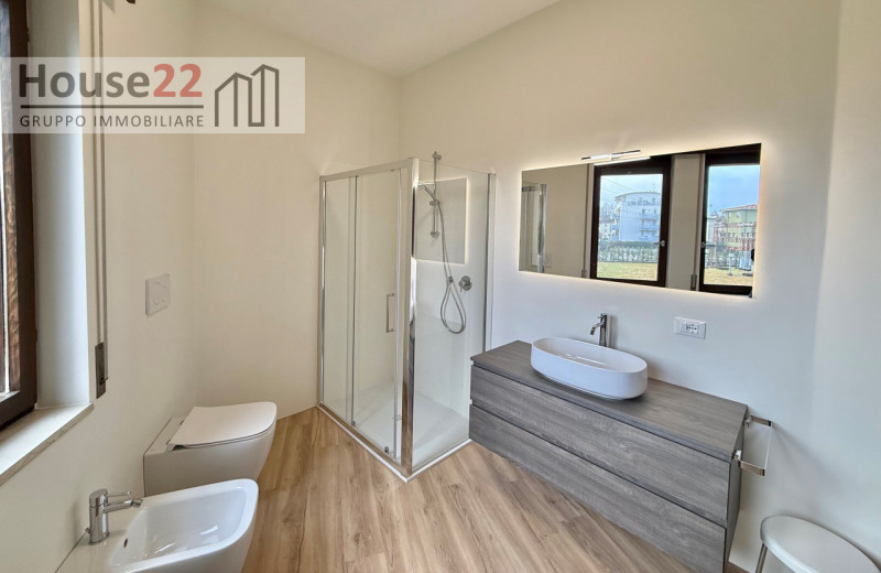 SANTA BERTILLA (Via Battaglione Stelvio 24). In tranquilla zona residenziale proponiamo, in villa...