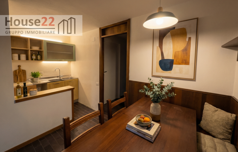 SANTA BERTILLA (Via Battaglione Stelvio 24). In tranquilla zona residenziale proponiamo, in villa...