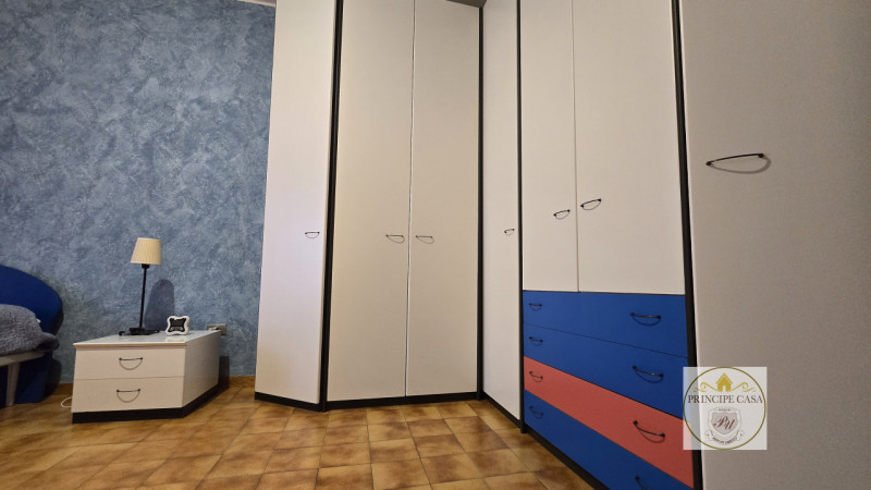 APE650 - In un contesto di poche unità proponiamo ad Este appartamento di ampie metrature situato...