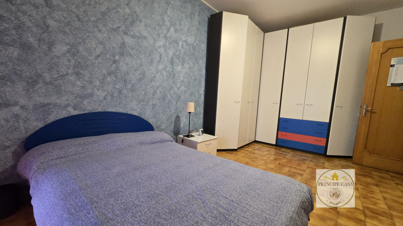 APE650 - In un contesto di poche unità proponiamo ad Este appartamento di ampie metrature situato...