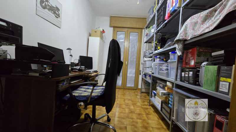 APE650 - In un contesto di poche unità proponiamo ad Este appartamento di ampie metrature situato...