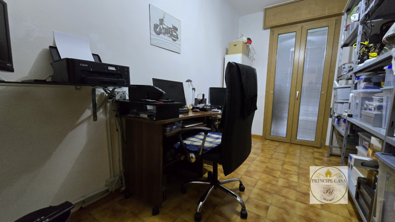 APE650 - In un contesto di poche unità proponiamo ad Este appartamento di ampie metrature situato...