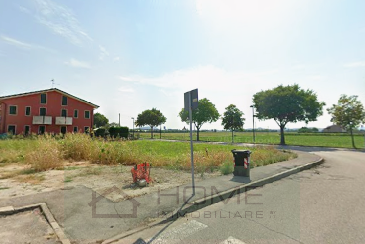 In una posizione privilegiata, in periferia di quartiere a Bastia, proponiamo in vendita un lotto...