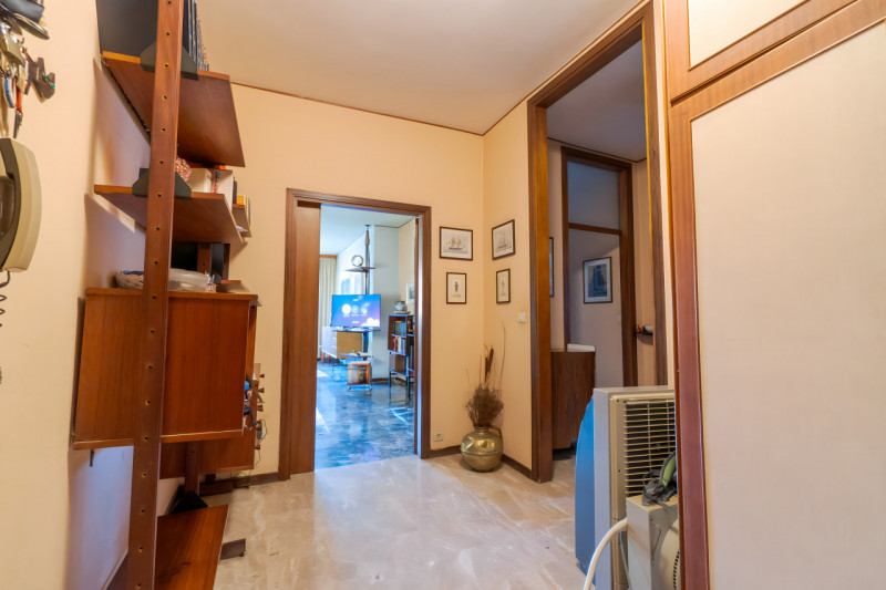 In contesto residenziale comodo ai principali servizi, proponiamo in vendita appartamento luminos...