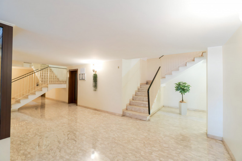 In contesto residenziale comodo ai principali servizi, proponiamo in vendita appartamento luminos...