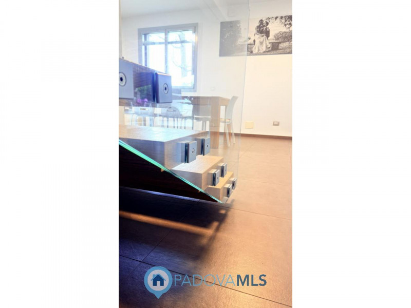 Immobile in esclusiva al Gruppo Padova MLS
BAGNOLI DI SOPRA:
Una posizione ideale per chi cerca s...