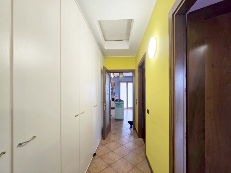 PONZANO VENETO in piccola palazzina con scala di sole 4 unità, vendesi appartamento al primo pian...