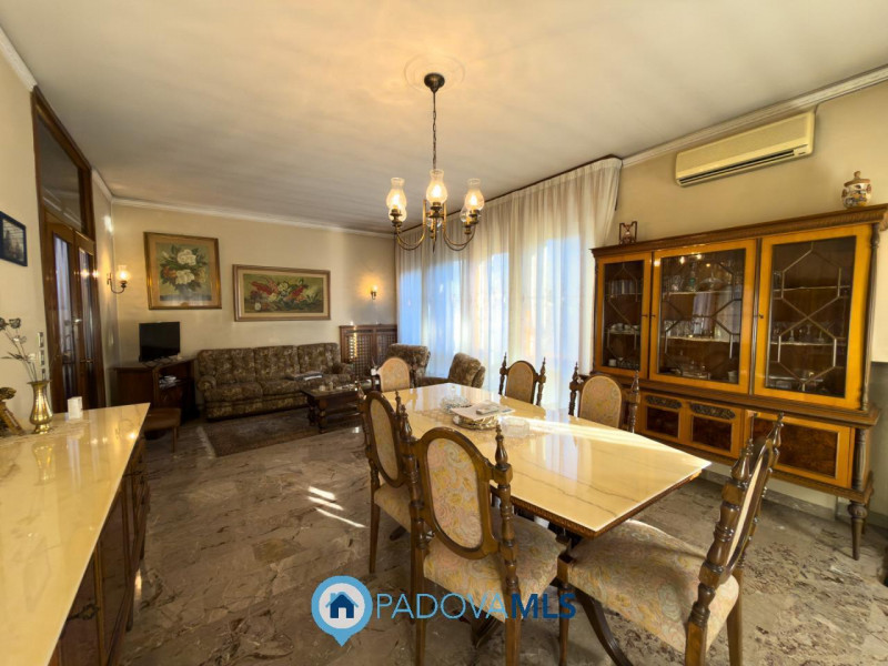 Immobile in esclusiva al Gruppo Padova MLS
PADOVA – Zona Ponte di Brenta

In un contesto residenz...