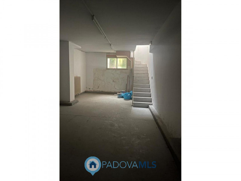 Immobile in esclusiva al Gruppo Padova MLS
In posizione centralissima, di forte passaggio pedonal...
