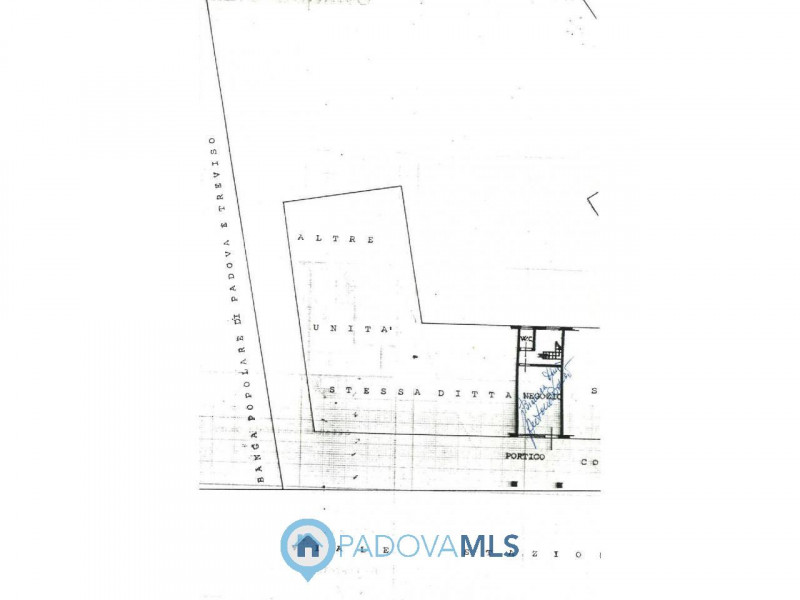 Immobile in esclusiva al Gruppo Padova MLS
In posizione centralissima, di forte passaggio pedonal...