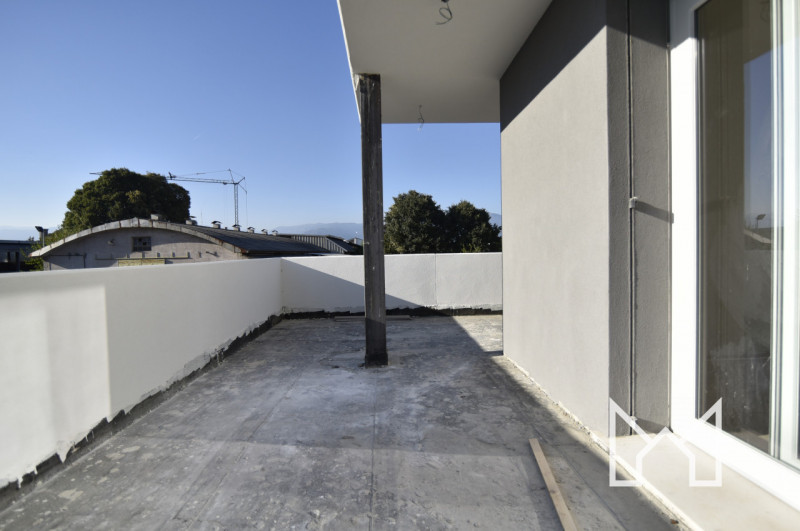 ROSSANO VENETO- Inserito in una zona residenziale di nuova realizzazione all'interno di una strad...