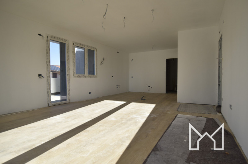 ROSSANO VENETO- Inserito in una zona residenziale di nuova realizzazione all'interno di una strad...