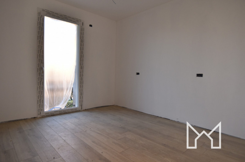 ROSSANO VENETO- Inserito in una zona residenziale di nuova realizzazione all'interno di una strad...