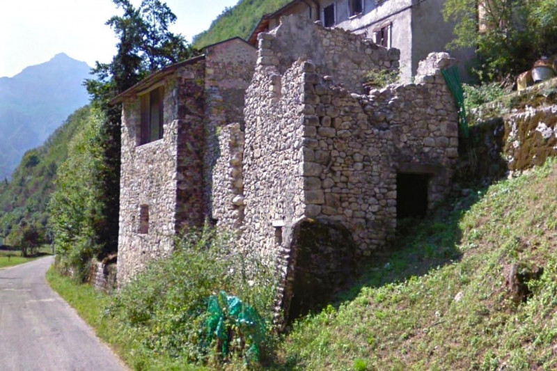 Quest’immobile viene venduto tramite asta online.

Terreno con rudere sito ad Arsiero (VI), contr...