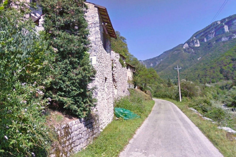 Quest’immobile viene venduto tramite asta online.

Terreno con rudere sito ad Arsiero (VI), contr...