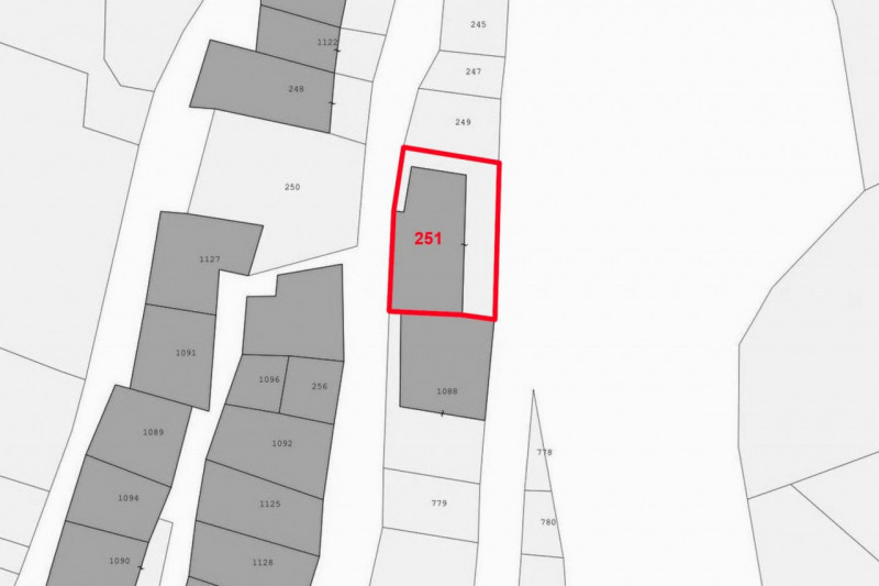 Quest’immobile viene venduto tramite asta online.

Terreno con rudere sito ad Arsiero (VI), contr...