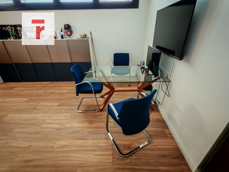 Se stai cercando uno spazio versatile e strategico per la tua attività, non perdere questa opport...