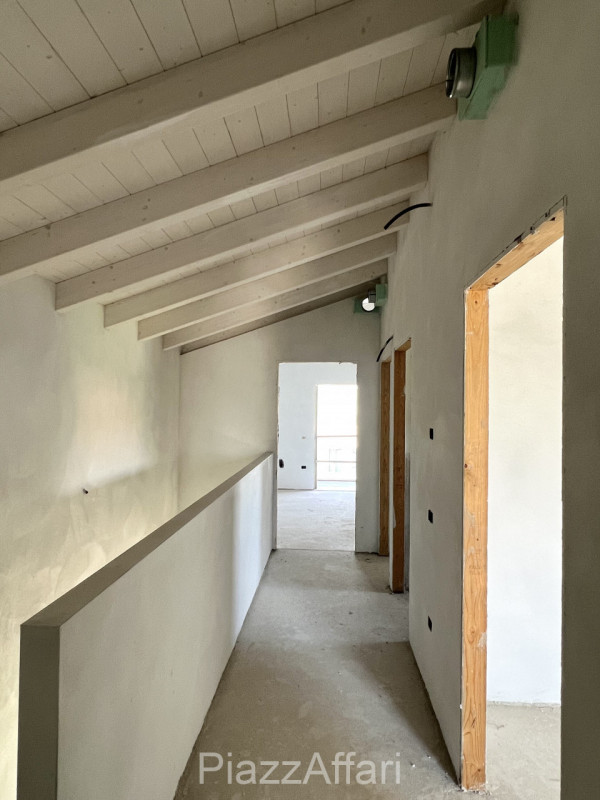 Casa singola caratterizzata dal nuovo design abitativo, di nuova generazione e realizzazione. Lib...