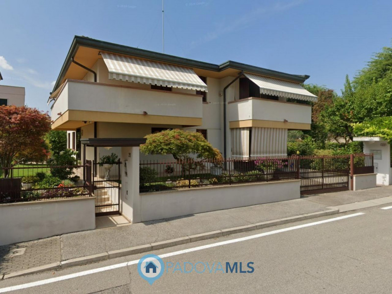 VENDITA DI UNA PORZIONE DI CASA A PADOVA, PONTE DI BRENTA

Immobile in esclusiva al Gruppo Padova...