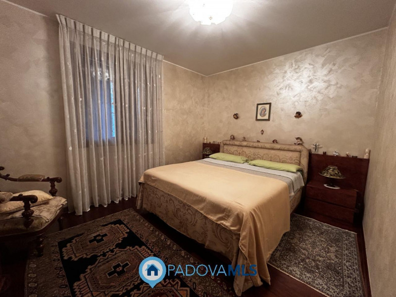 VENDITA DI UNA PORZIONE DI CASA A PADOVA, PONTE DI BRENTA

Immobile in esclusiva al Gruppo Padova...