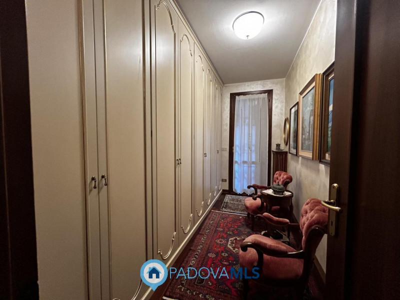 VENDITA DI UNA PORZIONE DI CASA A PADOVA, PONTE DI BRENTA

Immobile in esclusiva al Gruppo Padova...