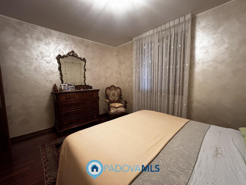 VENDITA DI UNA PORZIONE DI CASA A PADOVA, PONTE DI BRENTA

Immobile in esclusiva al Gruppo Padova...