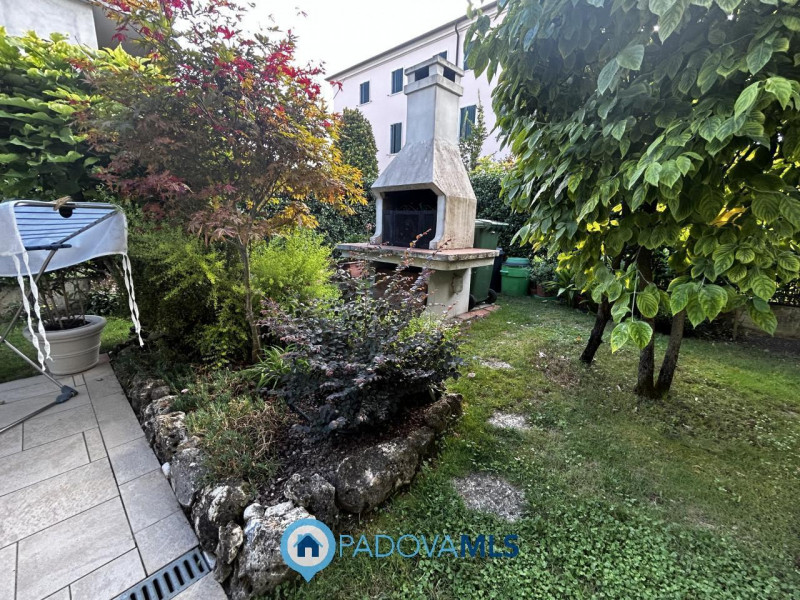 VENDITA DI UNA PORZIONE DI CASA A PADOVA, PONTE DI BRENTA

Immobile in esclusiva al Gruppo Padova...