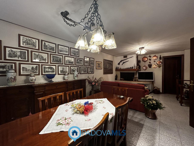 VENDITA DI UNA PORZIONE DI CASA A PADOVA, PONTE DI BRENTA

Immobile in esclusiva al Gruppo Padova...