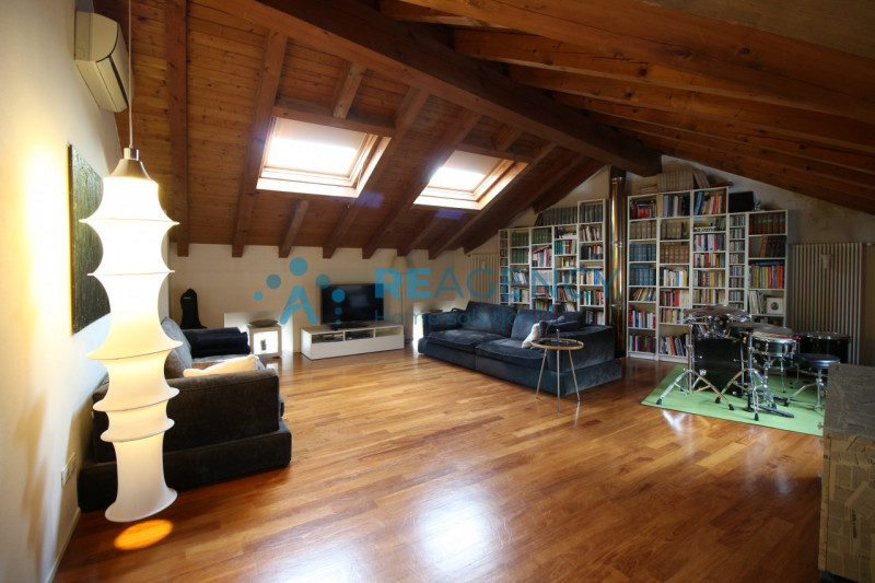 Thiene 

Sei alla ricerca di un affascinante appartamento del centro? 

Prezzo € 329.000

CHIAMAC...