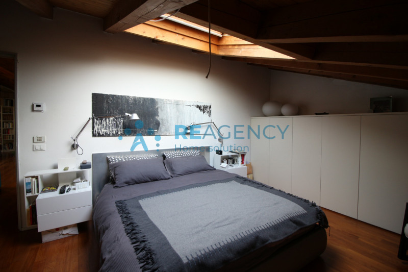 Thiene 

Sei alla ricerca di un affascinante appartamento del centro? 

Prezzo € 329.000

CHIAMAC...