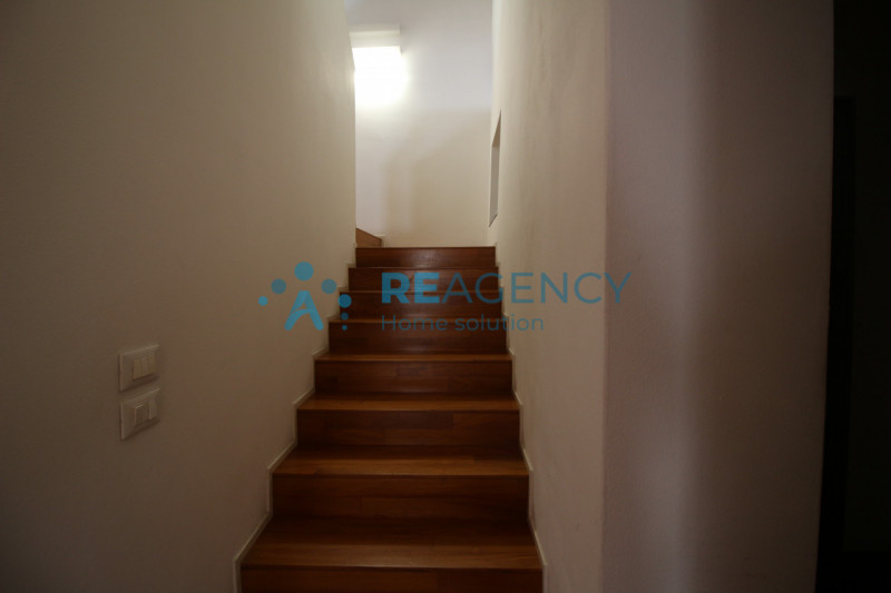 Thiene 

Sei alla ricerca di un affascinante appartamento del centro? 

Prezzo € 329.000

CHIAMAC...