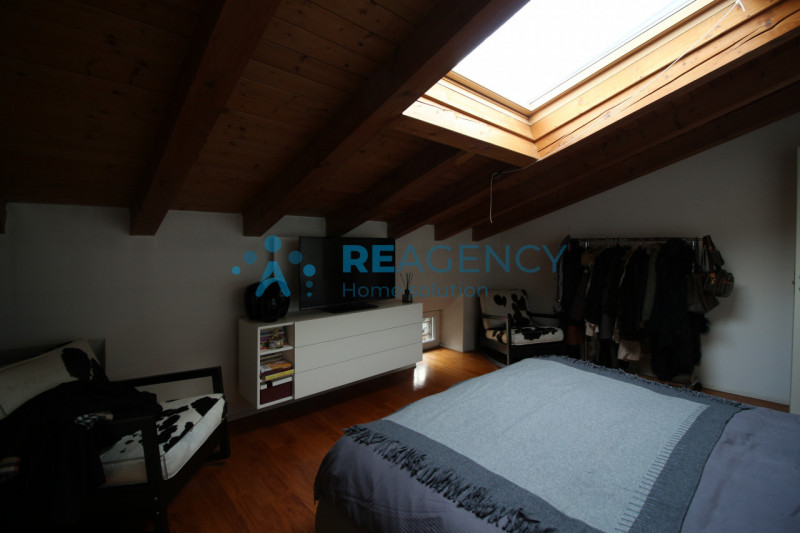 Thiene 

Sei alla ricerca di un appartamento esclusivo dagli ampi spazi? 

Prezzo € 329.000

CHIA...