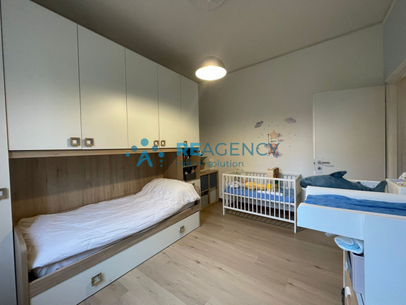 L'appartamento si sviluppa al piano primo di un condominio servito da ascensore ed è inserito in ...