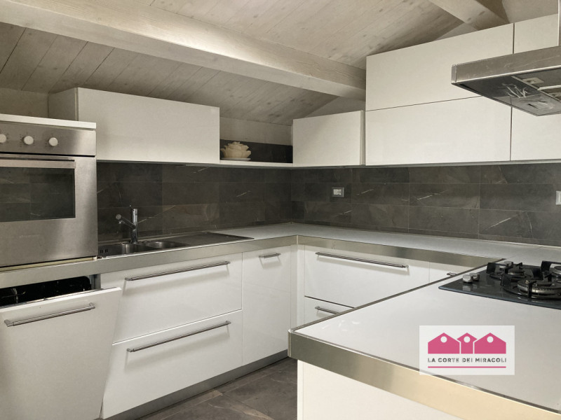 COSTABISSARA-RESIDENCE SAN VALENTINO: IN PICCOLO ED ELEGANTE CONTESTO COMPLETAMENTE RISTRUTTURATO...