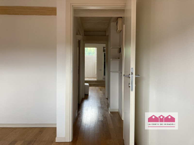 COSTABISSARA-RESIDENCE SAN VALENTINO: IN PICCOLO ED ELEGANTE CONTESTO COMPLETAMENTE RISTRUTTURATO...