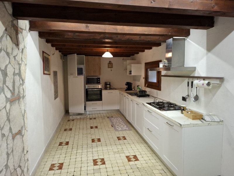 1. Qualità della vita: natura, quiete e paesaggio
Villa di Fimon è immersa nel verde dei Colli Be...