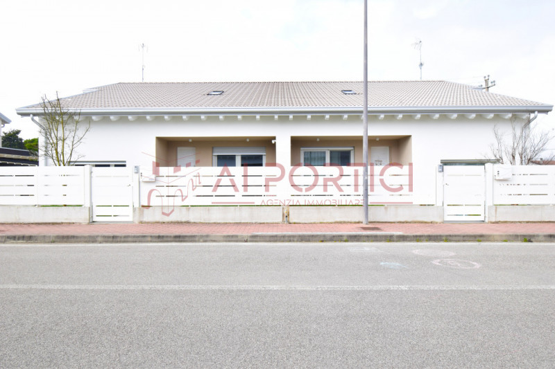 FOSSO' - PORZIONI DI BIFAMILIARE di nuova realizzazione che godono di un ingresso e un giardino t...