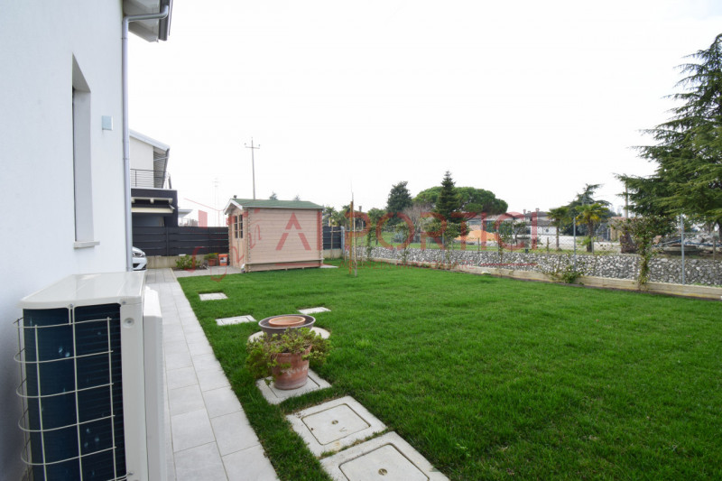 FOSSO' - PORZIONI DI BIFAMILIARE di nuova realizzazione che godono di un ingresso e un giardino t...